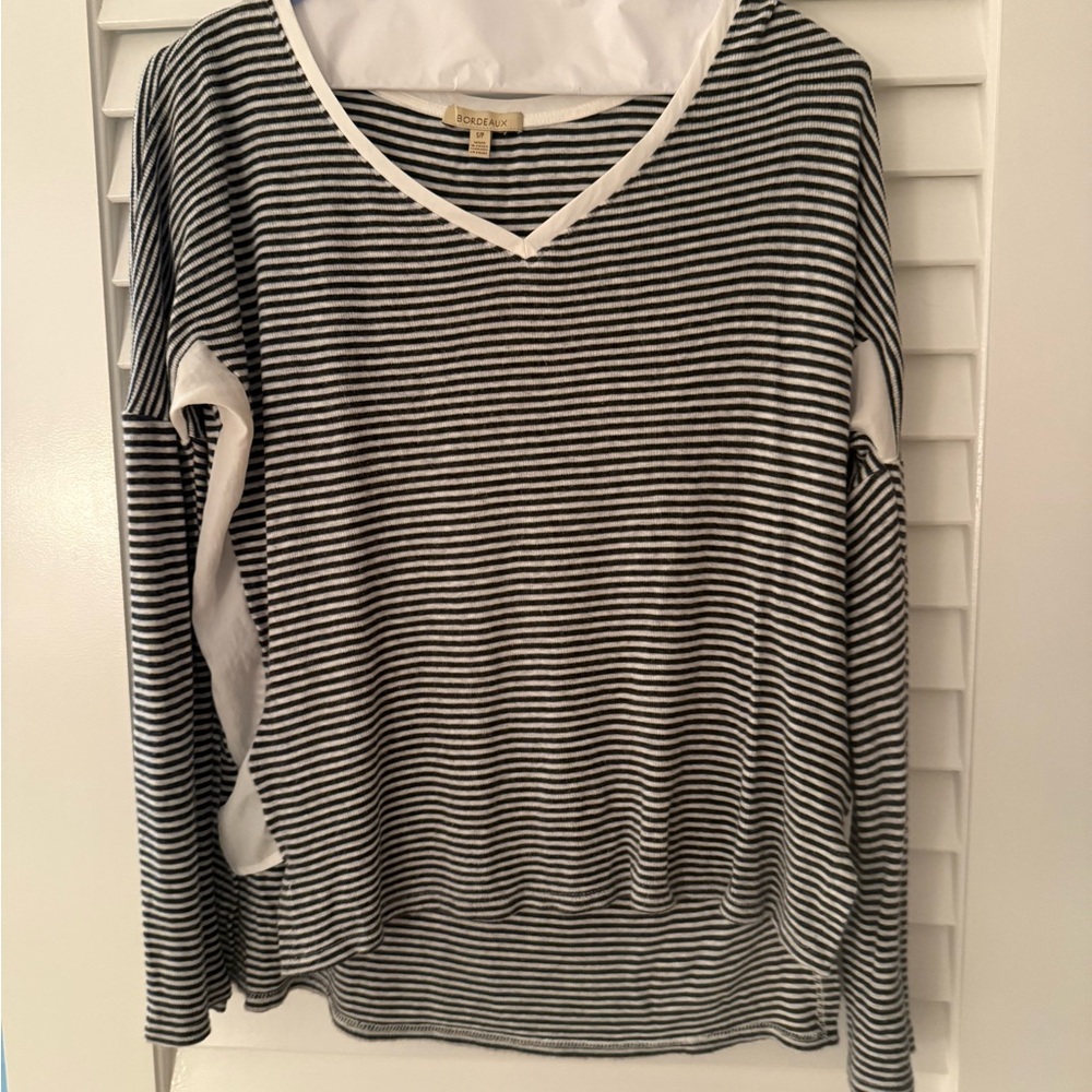 Bordeaux Black and White Striped V-Neck Sweatshirt